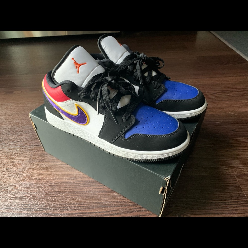 Retro Jordan 1s “Lakers Top 3” Size 6y